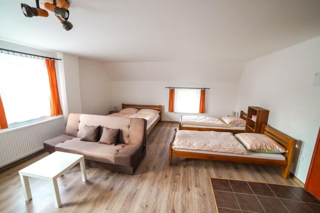 Stovka Bozanov Guest House Exterior photo